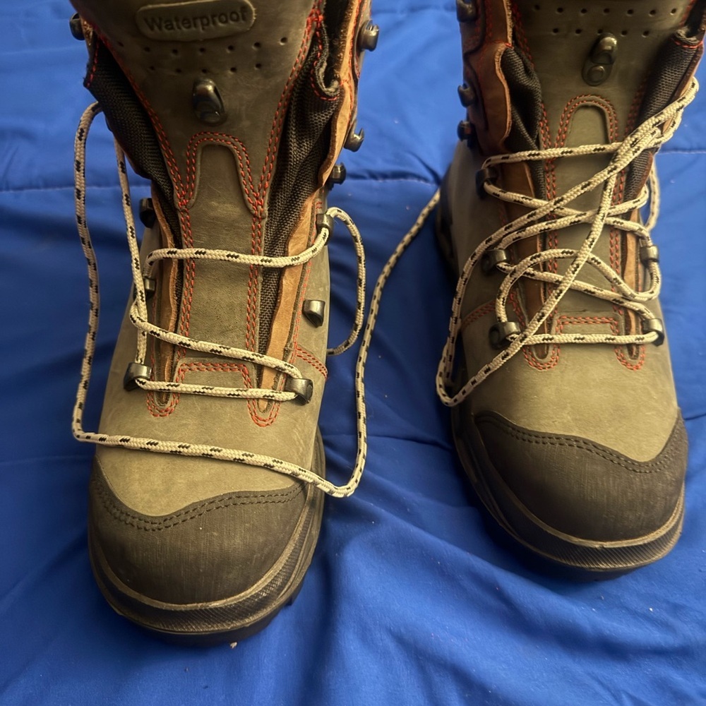 Steel toe ,slip resistant Gray and Black Work Boots - Picture 5 of 7